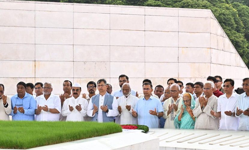 বিএনপির প্রতিষ্ঠাবার্ষিকী উপলক্ষ্যে বাবা-মায়ের কবরে প্রধানমন্ত্রীর শ্রদ্ধা