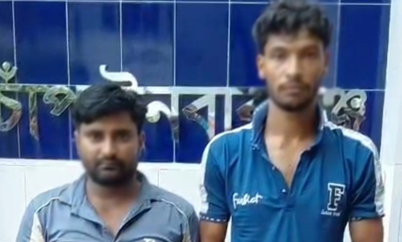 চাঁপাইনবাবগঞ্জে বিদেশি পিস্তল, ম্যাগাজিন ও গুলিসহ যুবক আটক