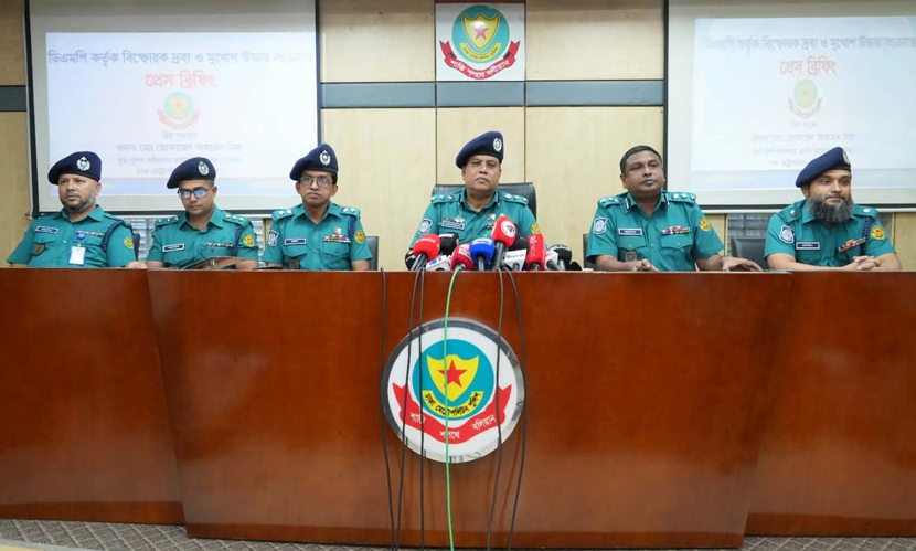 ককটেল বিস্ফোরণ নিয়ে নাসীরুদ্দীন পাটওয়ারীকে জিজ্ঞাসাবাদ করা উচিত: ডিএমপি