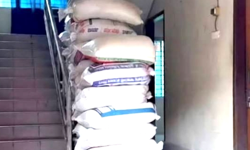 সিরাজগঞ্জে ৬৫ বস্তা সরকারি চাল জব্দ, গ্রেফতার ২