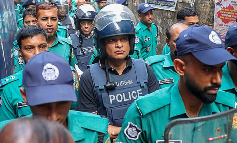 দেশে মনে হয় আমিই একমাত্র অপরাধী, মিডিয়া ট্রায়াল বন্ধ চাই: জিয়াউল আহসান
