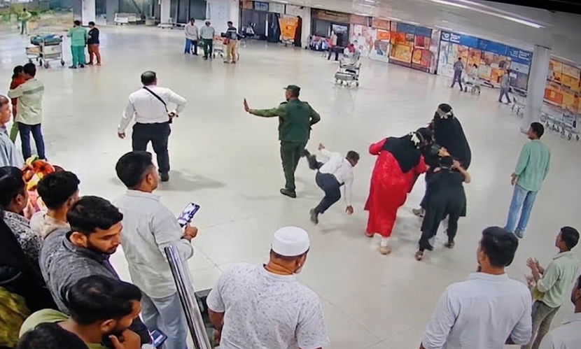 শাহজালাল বিমানবন্দরে হাতাহাতি, সিসিটিভির ফুটেজে মিলল প্রকৃত ঘটনা