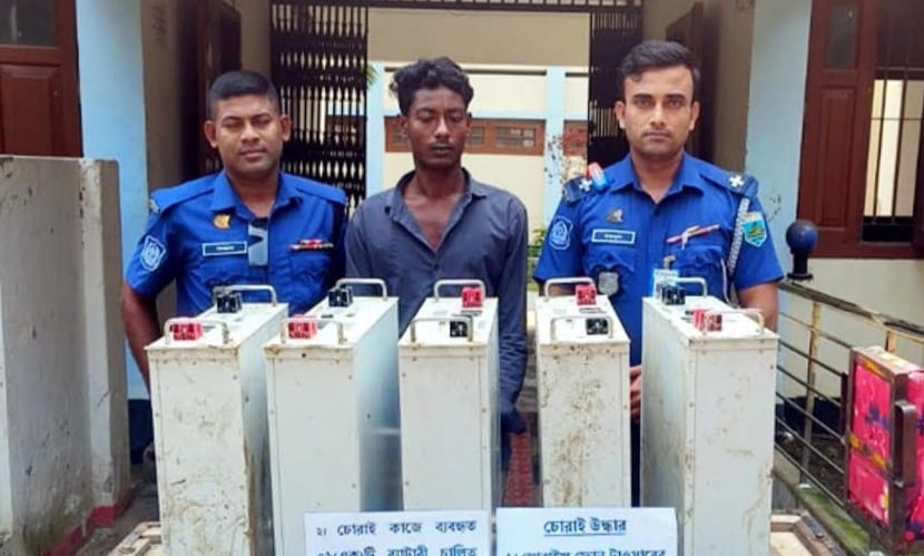 মোবাইল টাওয়ারের ব্যাটারি চুরি, যুবক গ্রেফতার