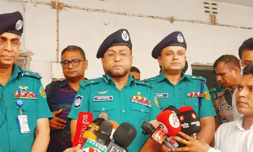 টিকাদানকেন্দ্র ভাঙচুরে ‘এমপি-পুলিশ’ জড়িত থাকলে ব্যবস্থা