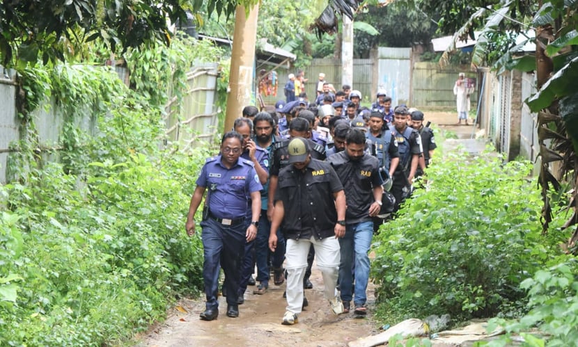 জঙ্গল সলিমপুরে যৌথ বাহিনীর অভিযান