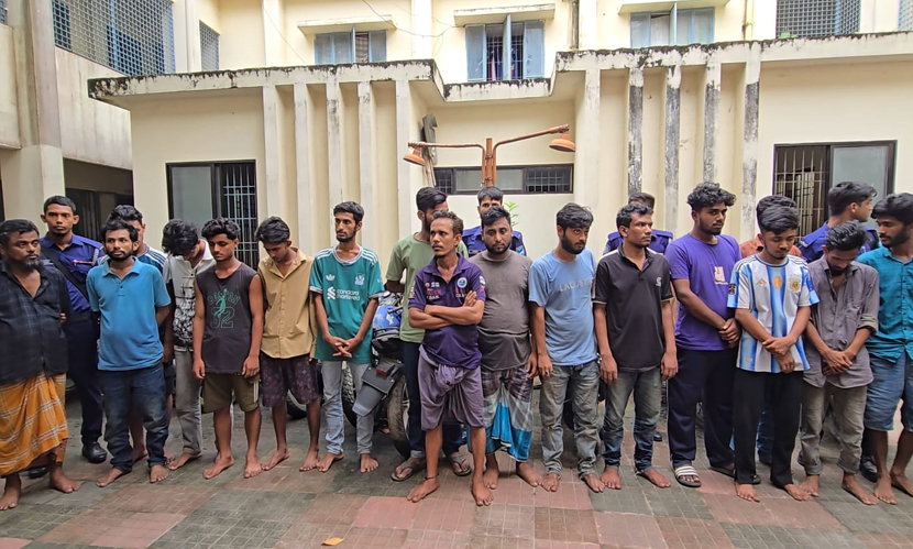 কিশোরগঞ্জে অনলাইন জুয়া ও প্রতারণার অভিযোগে ২১ জন আটক