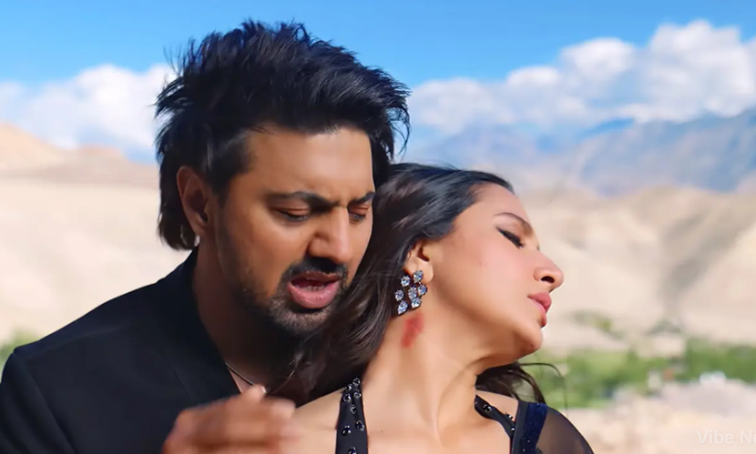 দেব-শুভশ্রীর রোমান্টিক দৃশ্য ঘিরে আলোচনার ঝড়