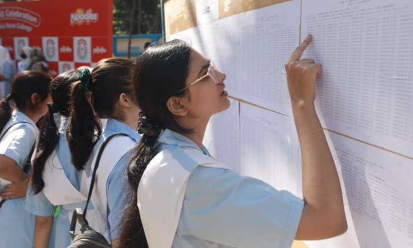 এইচএসসি ও সমমানের পরীক্ষায় পাসের হার ৫২ শতাংশ
