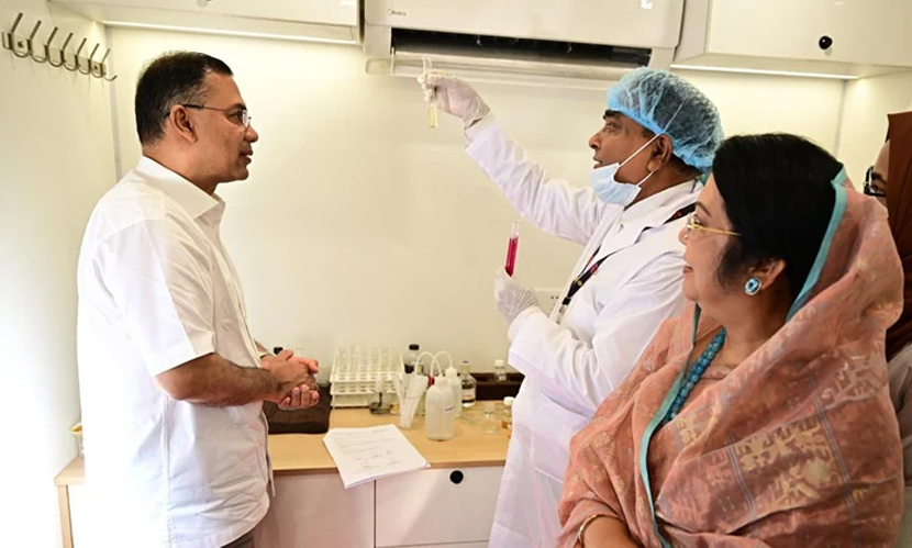নিরাপদ খাদ্য পরীক্ষার ভ্রাম্যমাণ ল্যাব পরিদর্শন প্রধানমন্ত্রীর