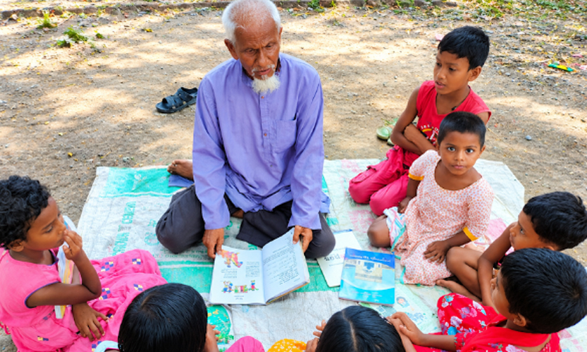 ৫০ বছর ধরে এক টাকায় শিক্ষা বিলাচ্ছেন গাইবান্ধার লুৎফর মাস্টার