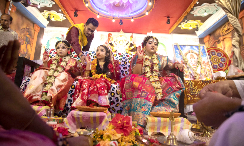 চট্টগ্রামে কুমারী পূজা: মহামায়ার রূপে সজ্জিত ৩ শিশু