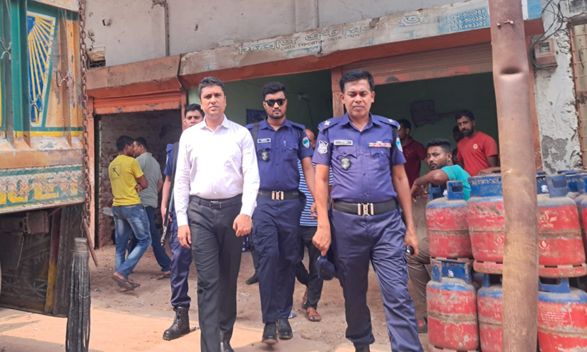 গ্যাস সিলিন্ডার সিন্ডিকেটের বিরুদ্ধে ১৬ জেলায় অভিযান