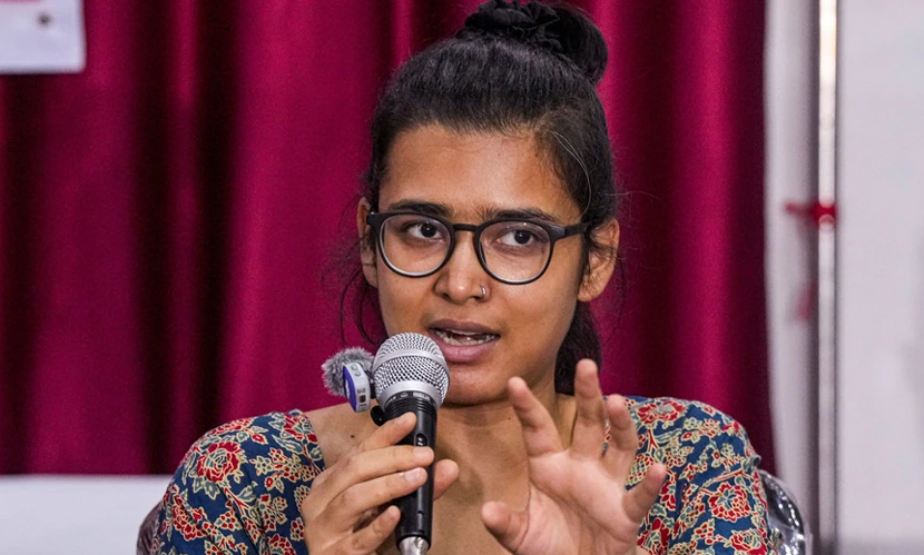 দিল্লিতে তরুণদের মুখপাত্র নেহা বোরা আটক