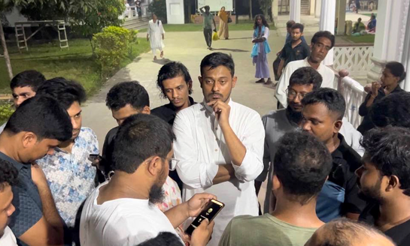 নাসীরুদ্দীন পাটওয়ারীর ওপর হামলার ঘটনায় মামলা
