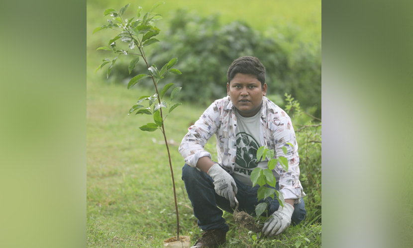 প্রকৃতি বাঁচাতে প্লাবনের নিরন্তর লড়াই