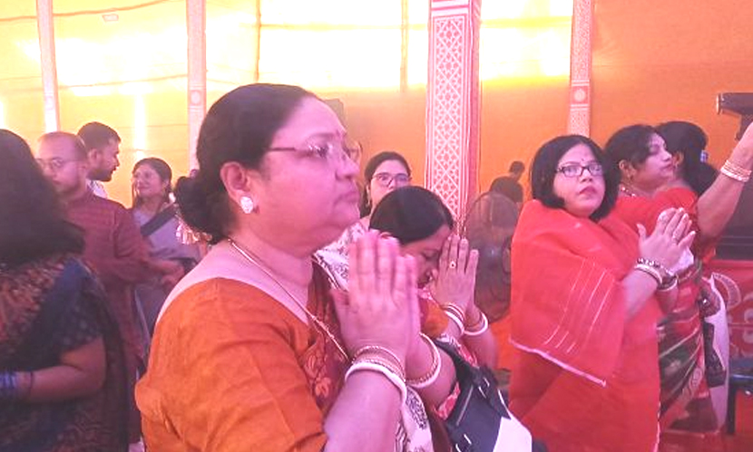 মহাসপ্তমীতে মণ্ডপে মণ্ডপে দেশজুড়ে শান্তির প্রার্থনা
