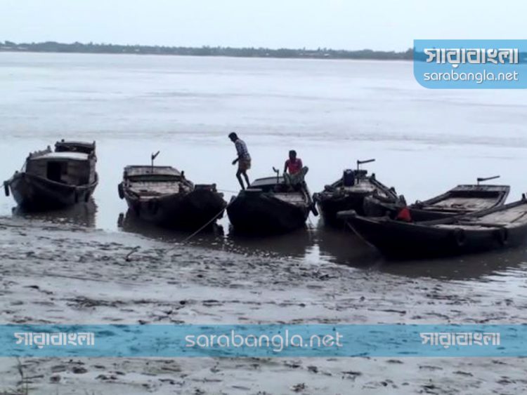 সাতক্ষীরায় রাতভর বৃষ্টি, আশ্রয় কেন্দ্রে সোয়া ২ লাখ মানুষ