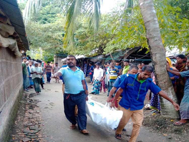 সাতক্ষীরায় যুবককে পিটিয়ে হত্যা: মরদেহ গাছে ঝুলিয়ে দেয়ার অভিযোগ