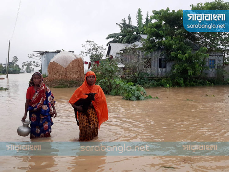 রৌমারীতে বন্যা পরিস্থিতির অবনতি, দুর্ভোগে পানিবন্দি মানুষ