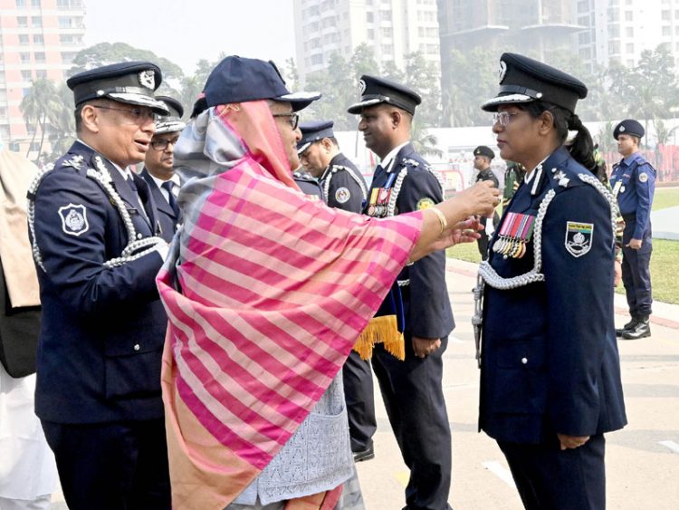 সেবা ও সাহসিকতায় ১১৫ জনকে বিপিএম-পিপিএম