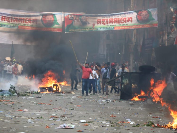 হামলাকারীদের শনাক্ত করতে মাঠে নেমেছে র‌্যাব