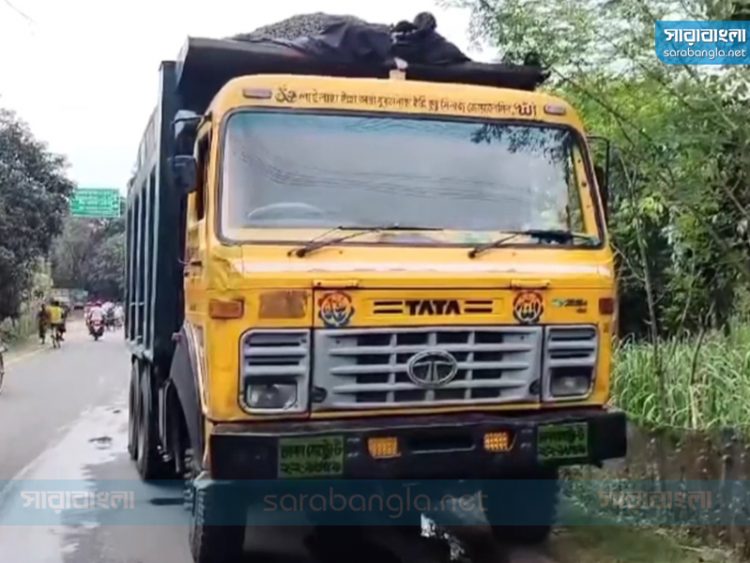 চাঁপাইনবাবগঞ্জে সড়ক দুর্ঘটনায় শিশুসহ নিহত ২