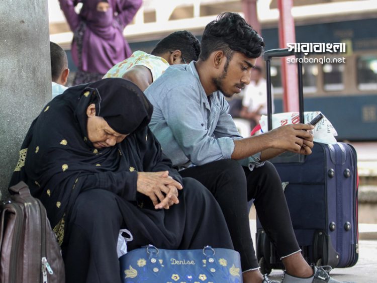 বাংলা ব্লকেড: চট্টগ্রামে আটকে ছিল ৬ ট্রেন