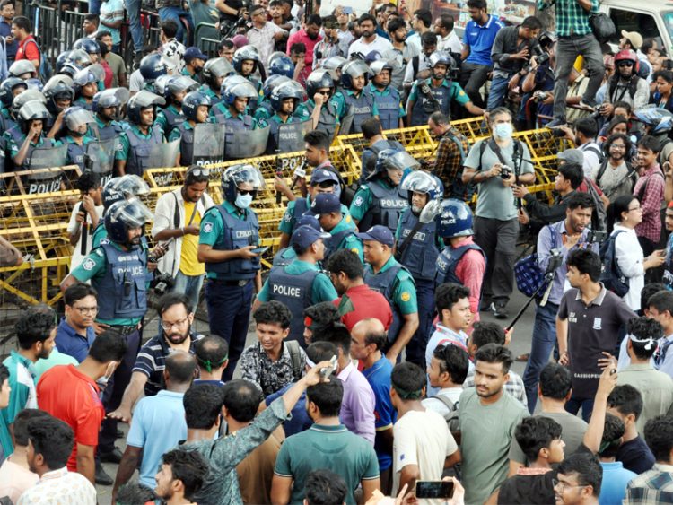 ৪ দাবিতে বিকেলে শাহবাগে অবস্থান নেবে শিক্ষার্থীরা