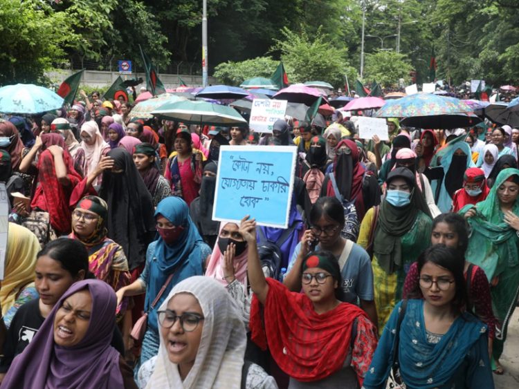 মাঠ ছাড়েননি শিক্ষার্থীরা, পরবর্তী কর্মসূচি ঘোষণা ৭টায়