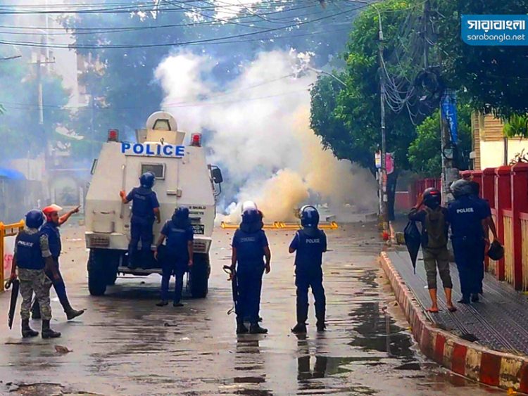 বগুড়ায় শিক্ষার্থীদের বিক্ষোভ সমাবেশ, সংঘর্ষ-ভাঙচুর