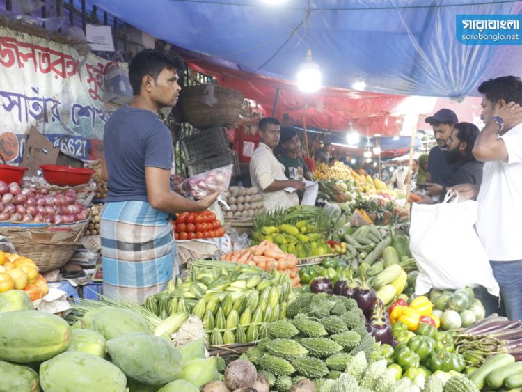 নতুন সরকারের প্রথম দিনে কাঁচা বাজারে স্বস্তি, কমেছে দাম